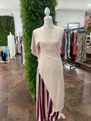 Camiseta asimétrica beige